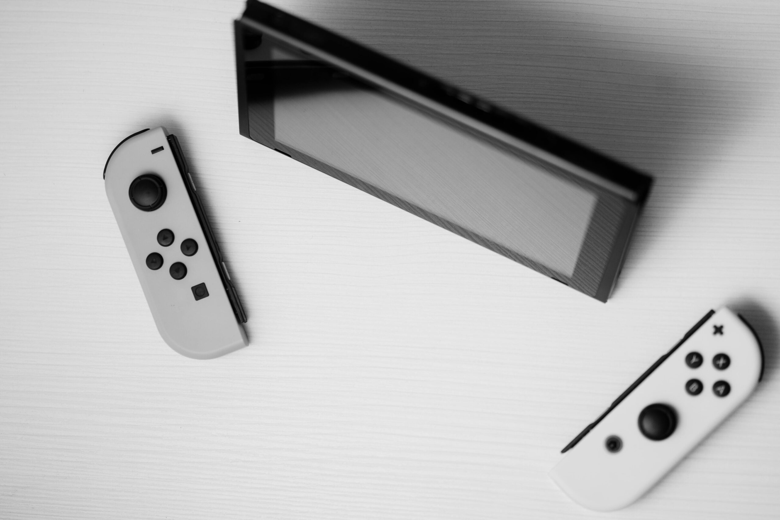 What type of Memory Card is recommended for the Nintendo Switch